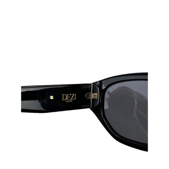Dezi Eyewear - Charge It Sunglasses in Black - Picture 5 of 6